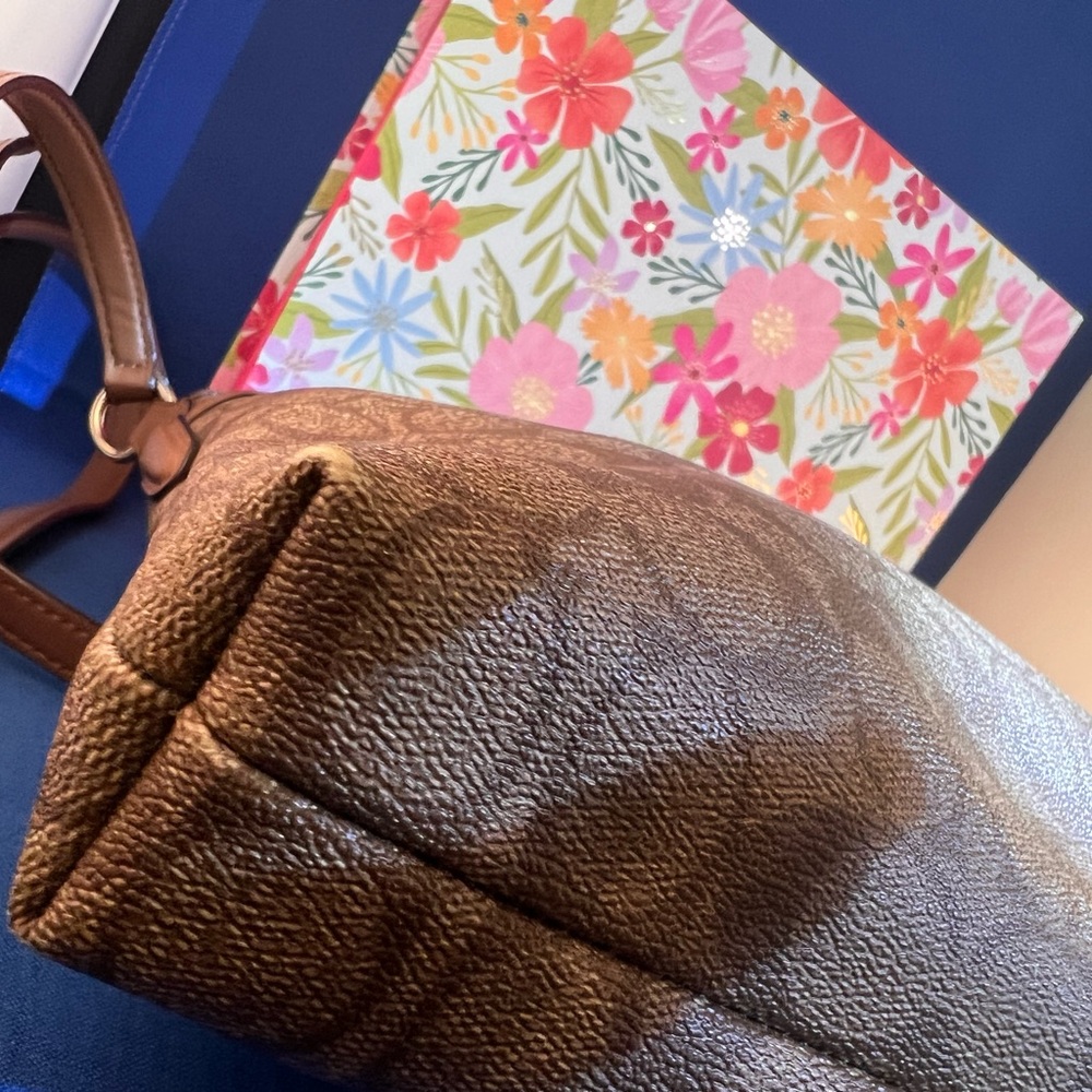 Coach Crossbody - Picture 4 of 9